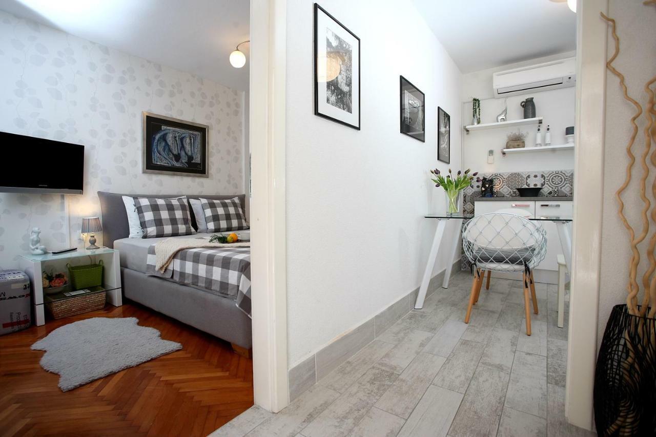 Charming Seaside Apartment Primošten Buitenkant foto