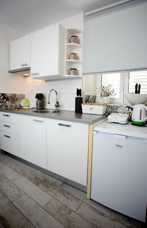 Charming Seaside Apartment Primošten Buitenkant foto