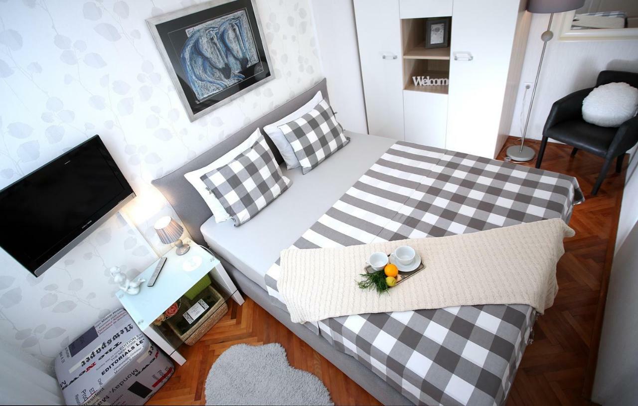 Charming Seaside Apartment Primošten Buitenkant foto
